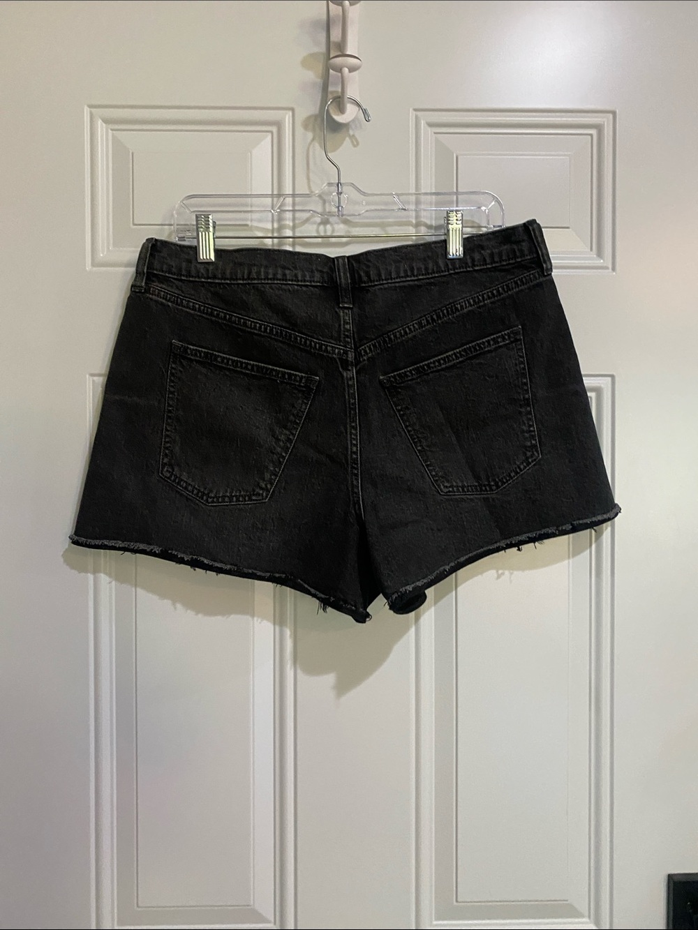 Universal Thread Black High-Rise Frayed Hem Denim Shorts - Picture 5 of 5